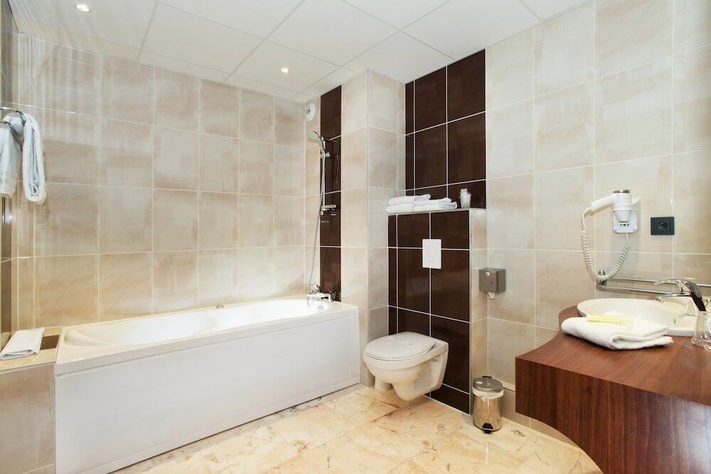 Foto del baño de Brit Hotel Tours Sud – Le Cheops