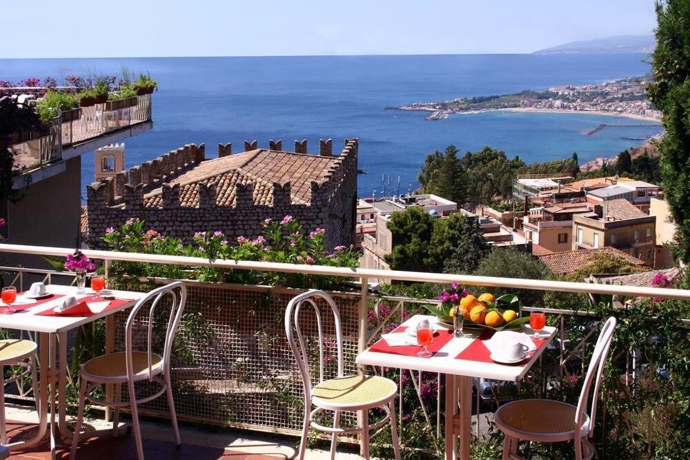 Foto general de Hotel Mediterranee