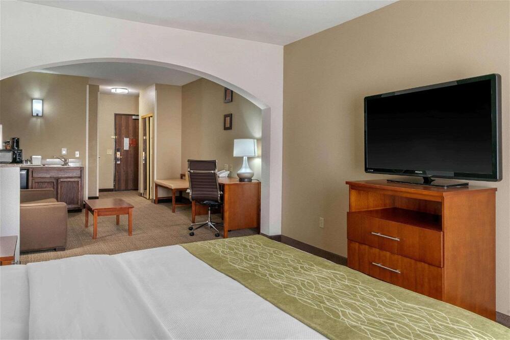 Foto de una habitación de Hotel Comfort Inn &amp;amp; Suites Sacramento - University Area