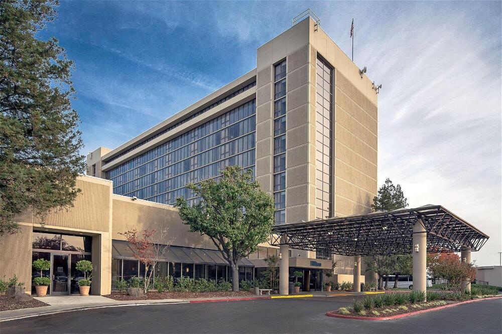 Foto del exterior de Hotel Hilton Sacramento Arden West