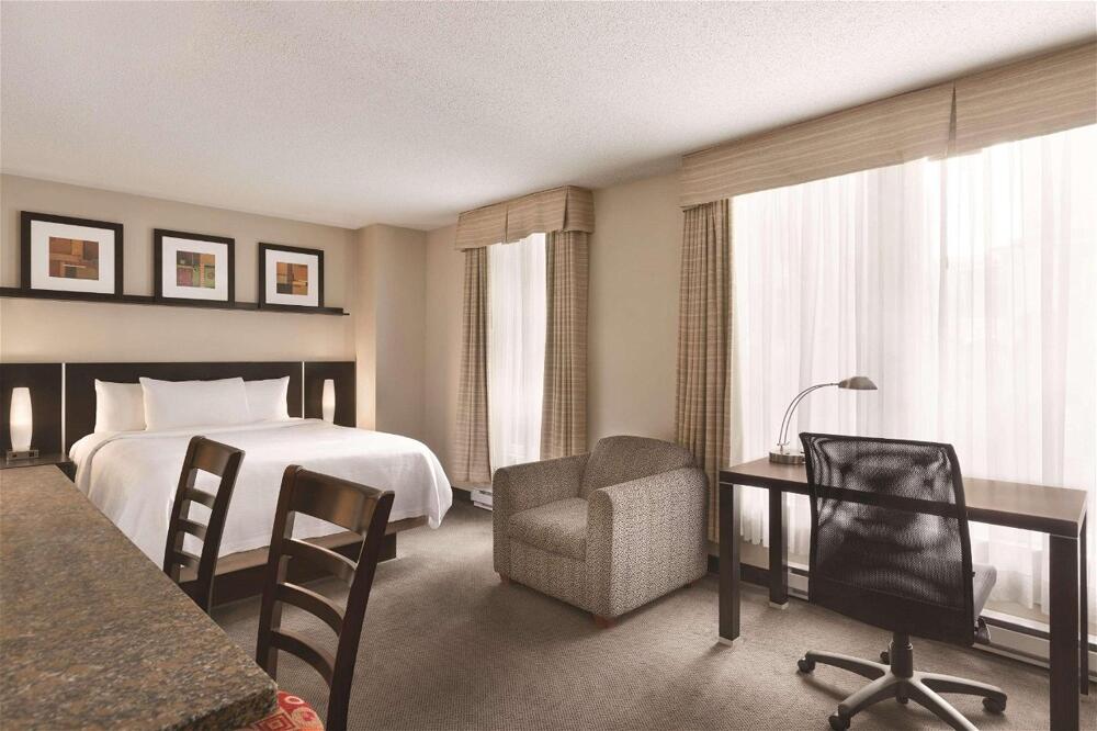 Foto de una habitación de Hotel Embassy Suites by Hilton - Montreal