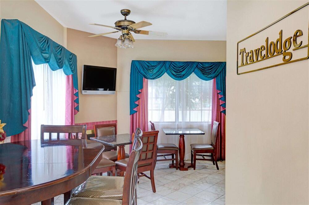Foto de las zonas nobles de Hotel Travelodge by Wyndham Lynwood