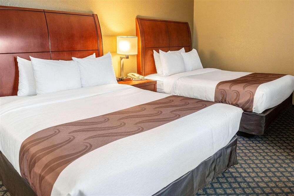 Room – Hotel Quality Inn &amp;amp; Suites