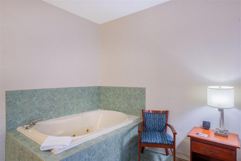Foto general de Holiday Inn Express Hotel &amp;amp; Suites Brattleboro, an IHG Hotel