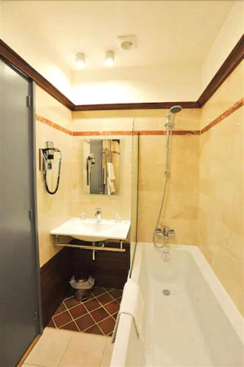Foto del baño de Hôtel des Falaises