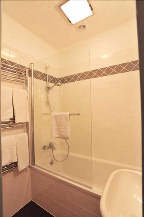 Foto del baño de Hôtel des Falaises