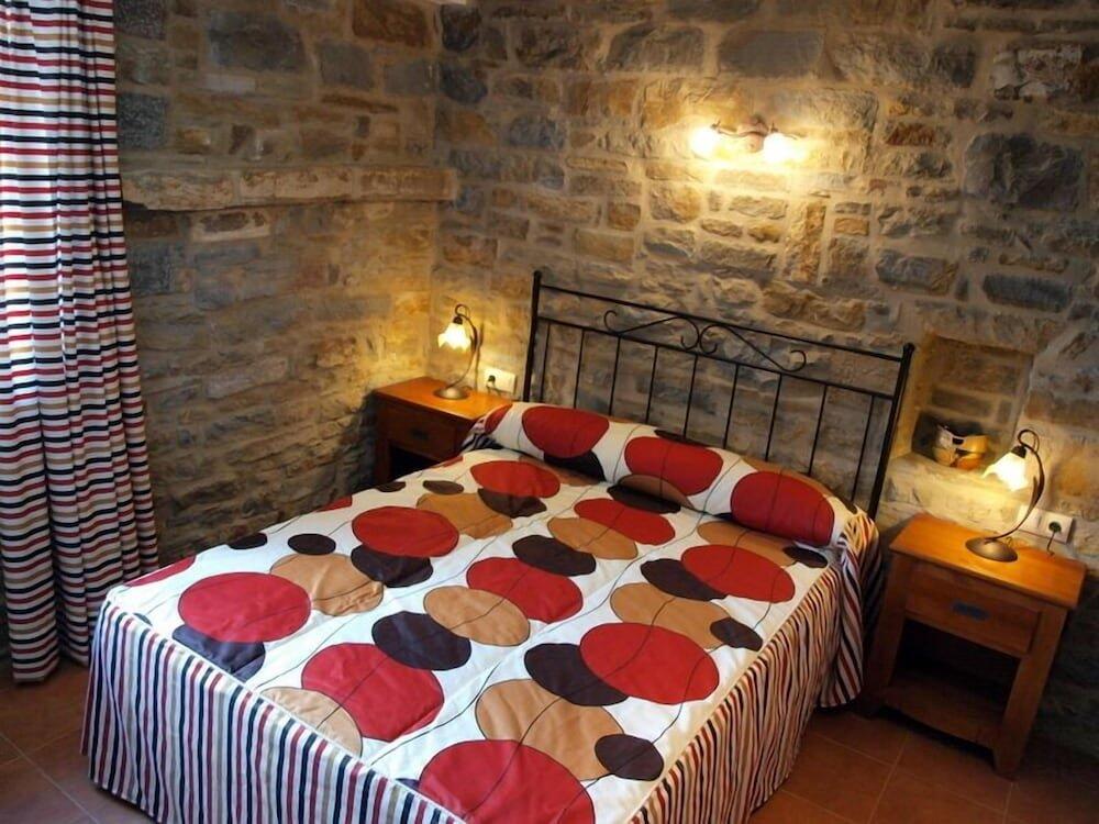 Foto de una habitación de Apartamentos Casas Pirineo, Ainsa