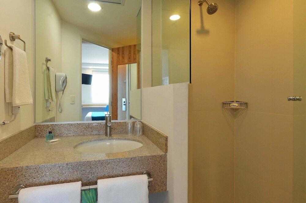 Foto del baño de Hotel One Puerto Vallarta Aeropuerto