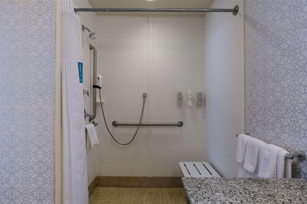 Bathroom – Hotel Hampton Inn &amp;amp; Suites Wilmington Christiana