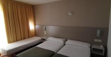 Foto de una habitación de Duerming Villa De Sarria Hotel