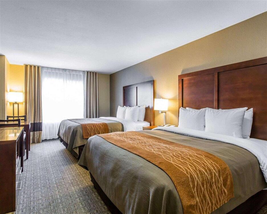 Foto de una habitación de Hotel Comfort Inn &amp;amp; Suites Ventura Beach