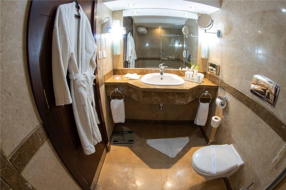 Foto del baño de Aracan Eatabe Luxor Hotel