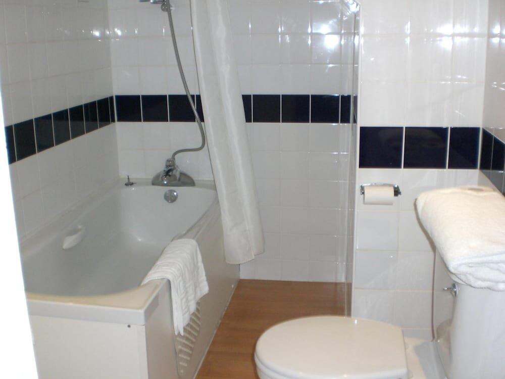 Foto del baño de Heathlands Hotel