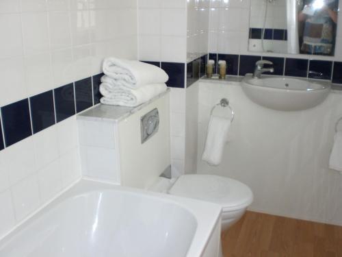 Foto del baño de Heathlands Hotel