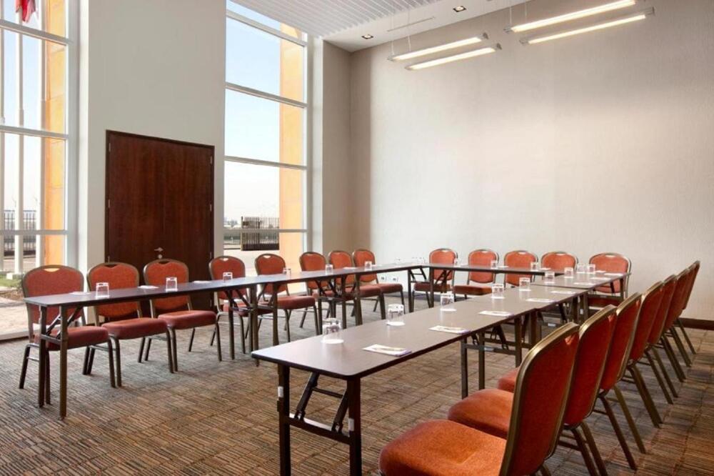 Foto de los servicios de Hotel Hilton Garden Inn Santiago Airport
