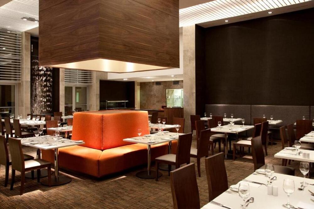 Foto de restauración de Hotel Hilton Garden Inn Santiago Airport
