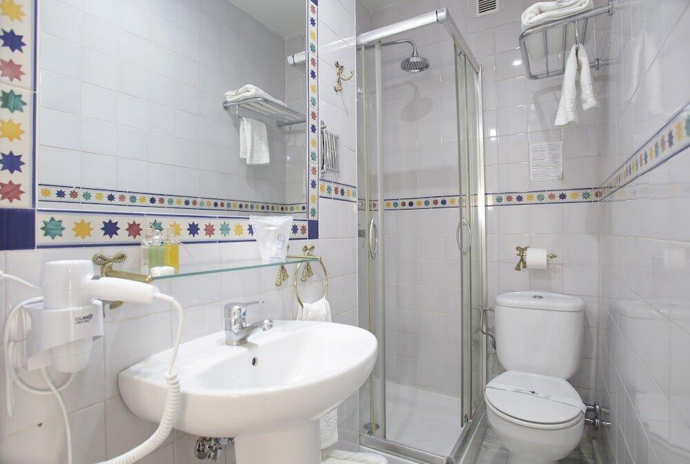 Foto del baño de Basic Hotel Puerta de Sevilla