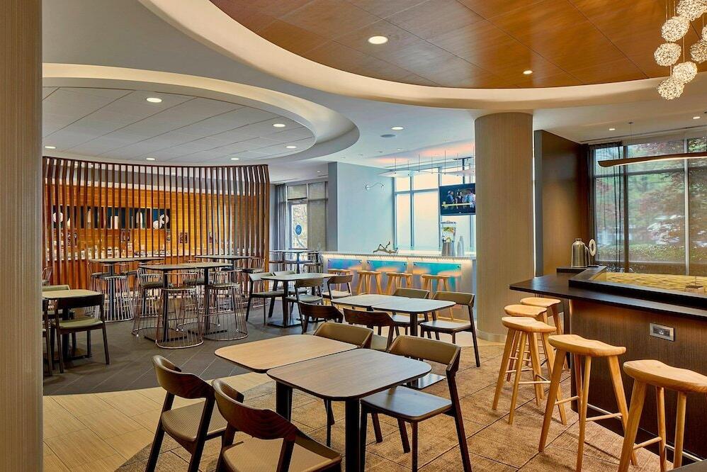 Foto de restauración de Hotel SpringHill Suites by Marriott Atlanta Airport Gateway