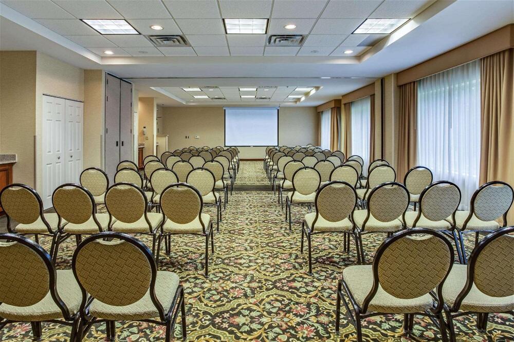 Foto de los servicios de Hotel Hilton Garden Inn Cleveland Airport