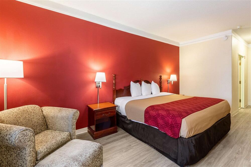 Foto de una habitación de Hotel Econo Lodge Inn &amp;amp; Suites Douglasville
