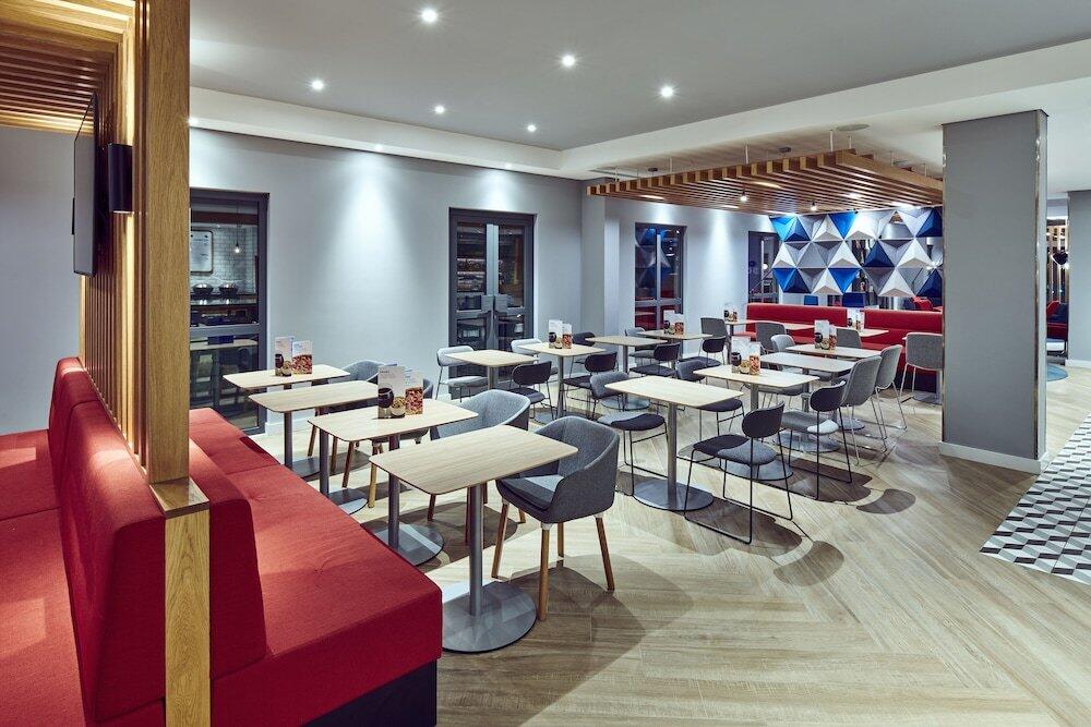 Foto de restauración de Holiday Inn Express Gibraltar, an IHG Hotel