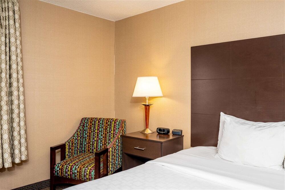 Foto de una habitación de Hotel Clarion Pointe Harrisonburg