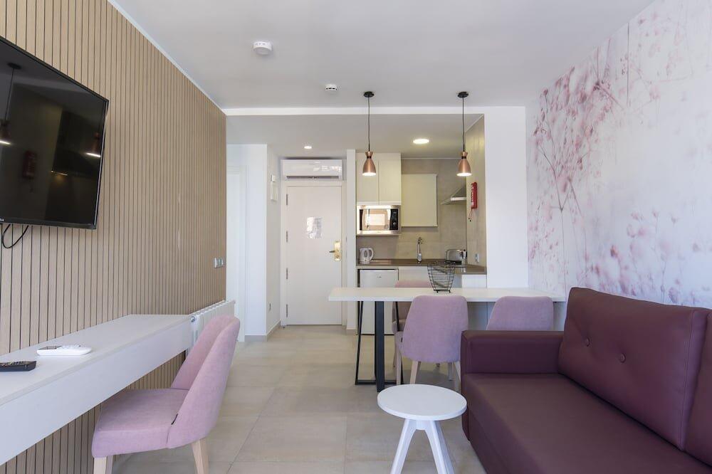 Foto de restauración de Aparthotel BCL Levante Beach