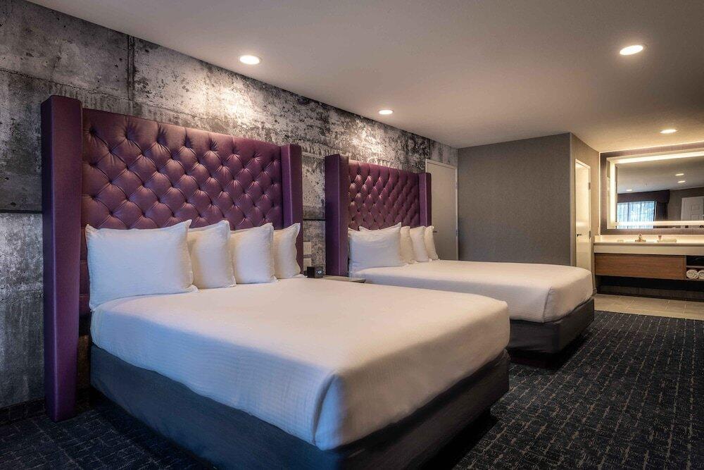 Foto de una habitación de Hotel Anaheim Camelot Inn &amp;amp; Suites