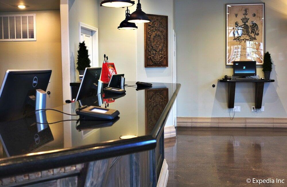 Foto de las zonas nobles de Hotel Anaheim Camelot Inn &amp;amp; Suites