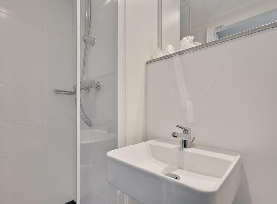 Bathroom – Hotel initial by balladins Blois
