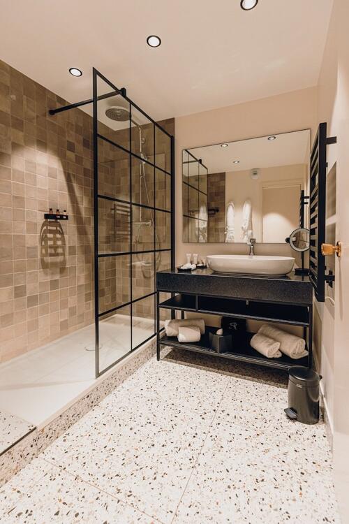 Foto del baño de Hostellerie Cèdre &amp;amp; Spa Beaune