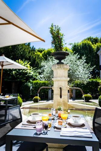 Foto del exterior de Hostellerie Cèdre &amp;amp; Spa Beaune