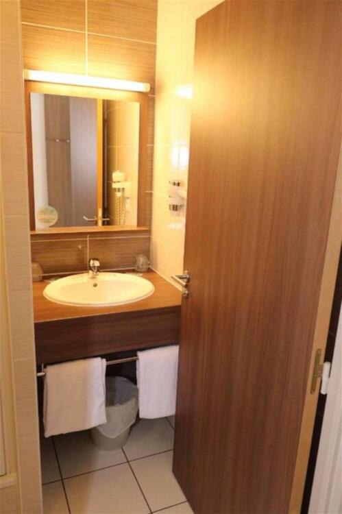 Foto del baño de B&amp;amp;B Hotel Bordeaux Talence