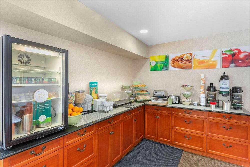 Foto de restauración de Hotel Quality Inn &amp;amp; Suites Oceanside Near Camp Pendleton