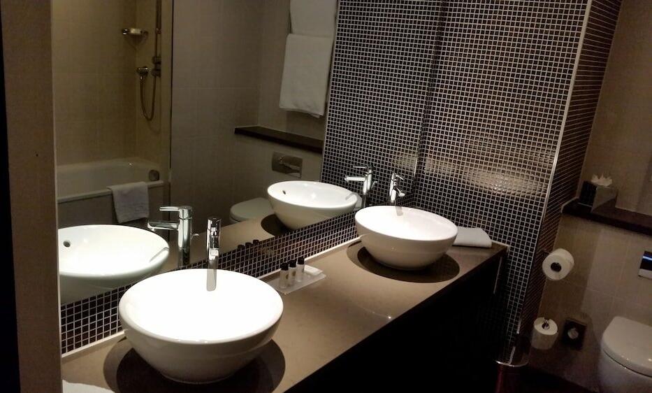 Foto del baño de Hotel DoubleTree by Hilton Stratford-upon-Avon, United Kingdom