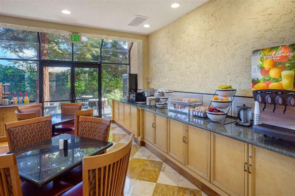 Foto general de Hotel Comfort Inn &amp;amp; Suites Newark Fremont / Silicon Valley