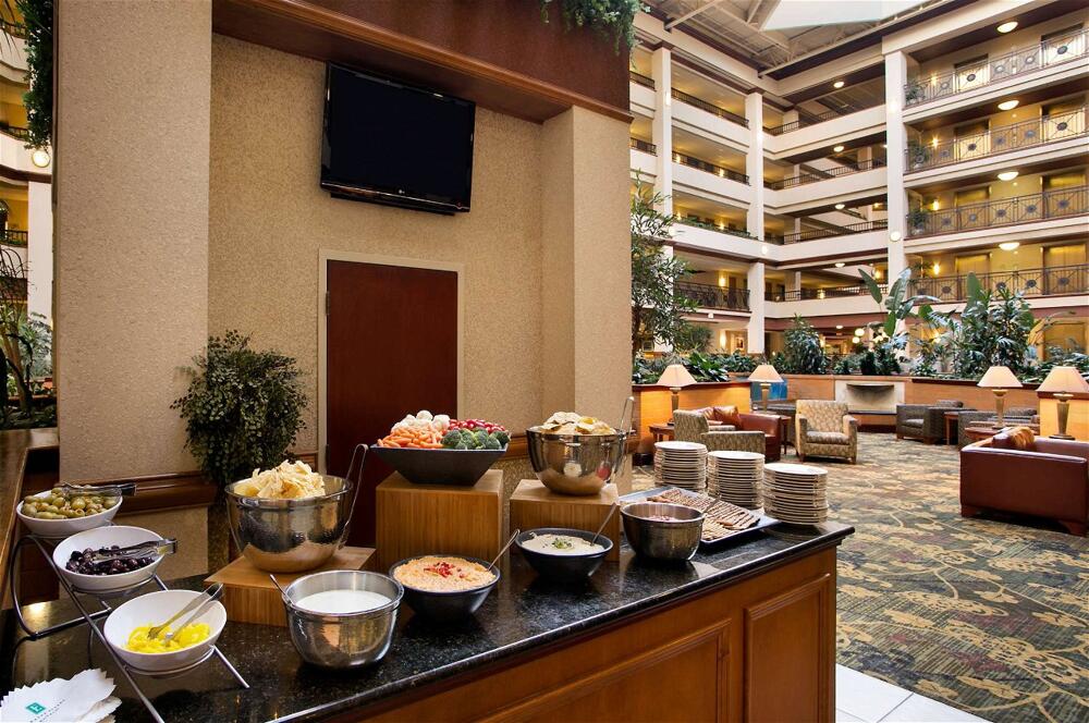 Foto de restauración de Hotel Embassy Suites Lexington