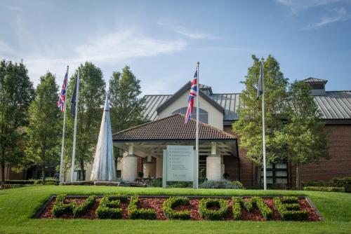 Foto del exterior de Hotel De Vere Wokefield Estate