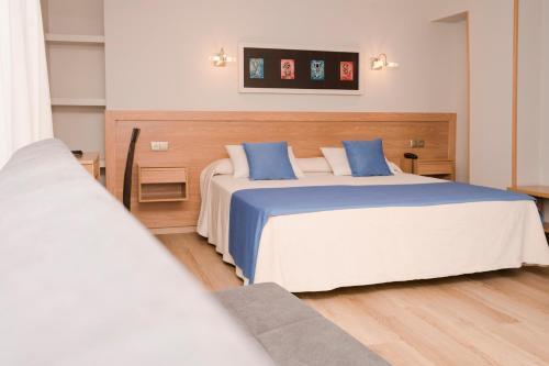 Foto de una habitación de Hotel Caribe Sanxenxo
