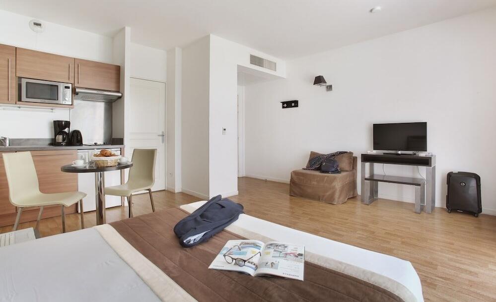 Foto de una habitación de Aparthotel Odalys City Beausoleil les Hauts de la Principauté