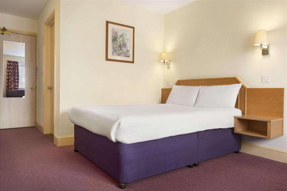 Foto general de Hotel Days Inn by Wyndham Sevenoaks Clacket Lane