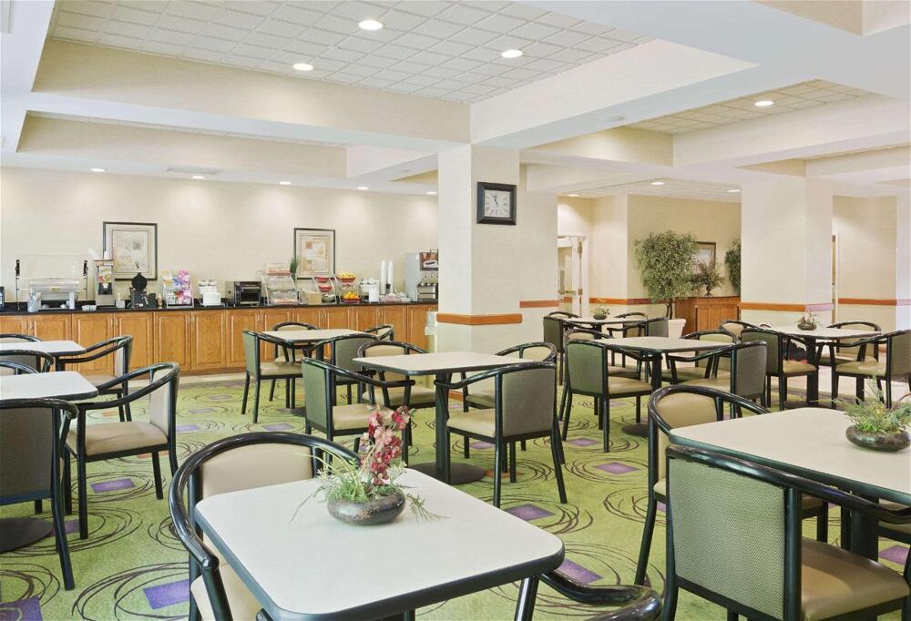Foto de restauración de Hotel Wingate by Wyndham Charlotte Airport