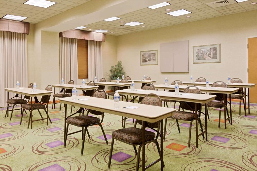 Foto de los servicios de Hotel Wingate by Wyndham Charlotte Airport
