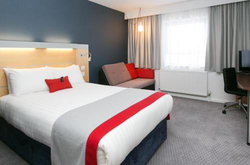 Foto de una habitación de Holiday Inn Express Antrim, an IHG Hotel