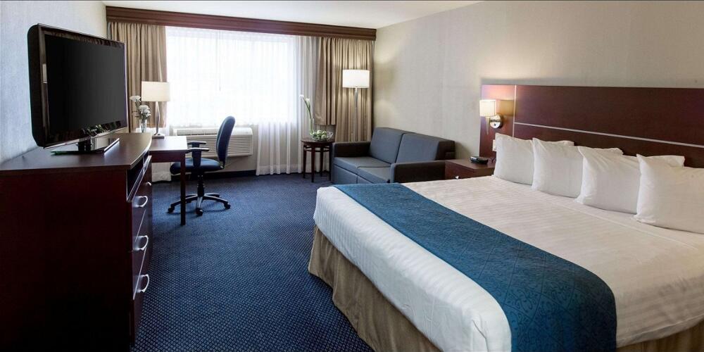 Foto de una habitación de Hotel Quality Inn &amp;amp; Suites