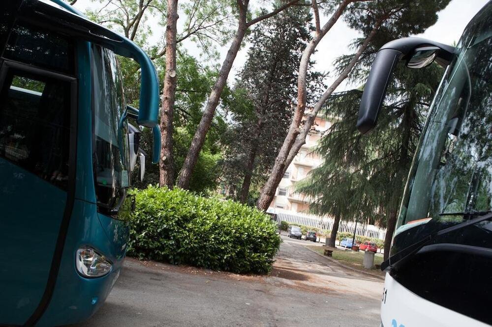Foto del exterior de AUTO PARK Hotel