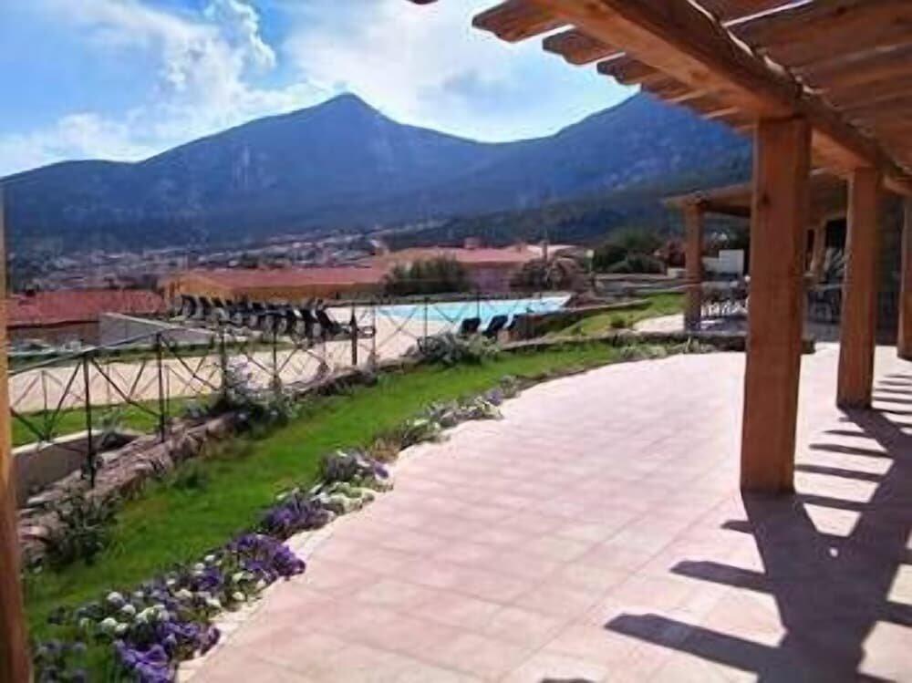Foto del exterior de Hotel Villa Gustui Maris
