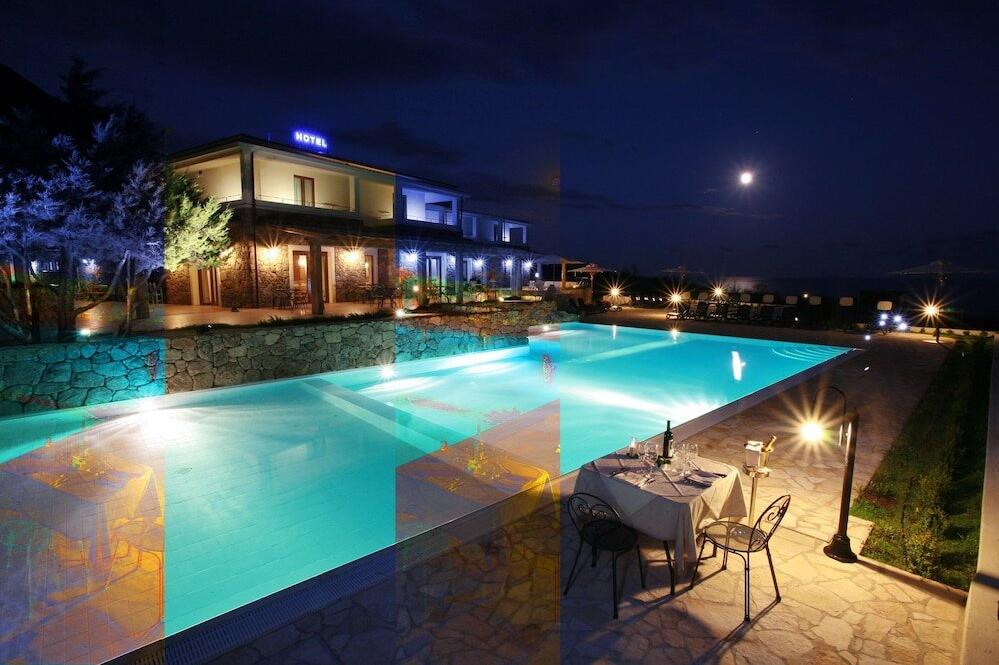 Foto de los servicios de Hotel Villa Gustui Maris