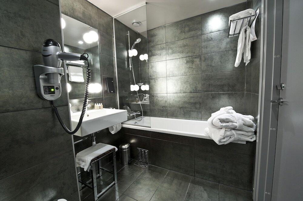 Foto del baño de Clarion Collection Hotel Folketeateret