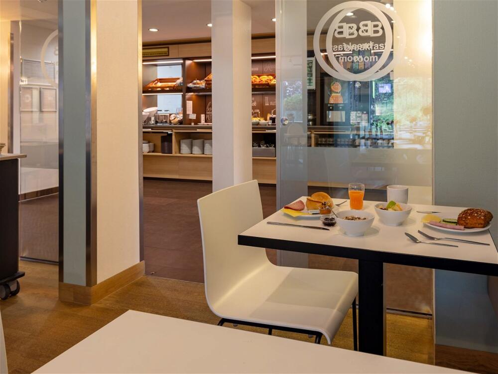 Foto de restauración de B&amp;amp;B Hotel Koblenz